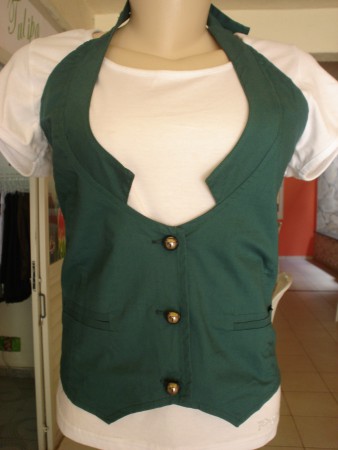 Colete trricoline com botões